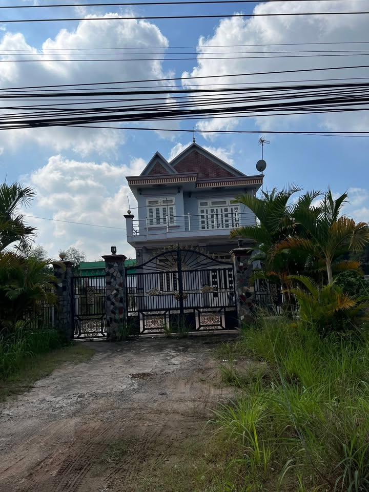 Nhà mặt tiền ĐT749a Long Hoà 600m² giá 2.8 tỷ - Sổ hồng chính chủ!