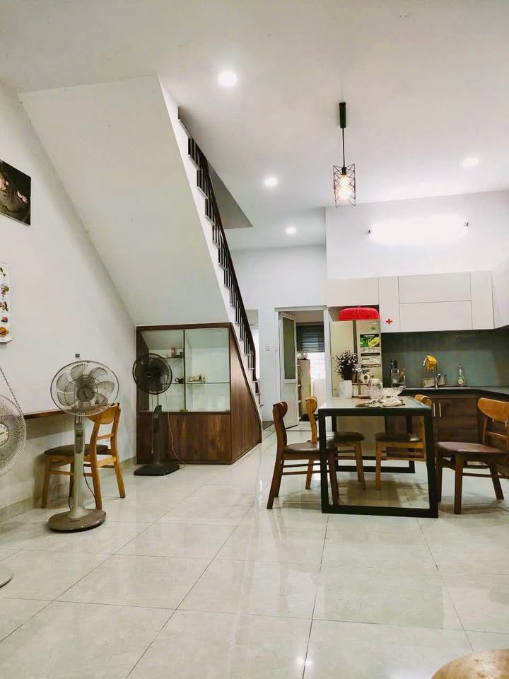 Nhà 3 tầng KDC Uhom Lê Lợi 90m² giá 3.1 tỷ - Hạ giá bán gấp!