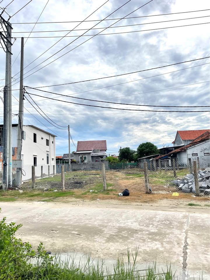 Đất nền 3 mặt tiền gần biển Dốc Lết 816m² giá 13.87 tỷ - Cơ hội đầu tư hấp dẫn!