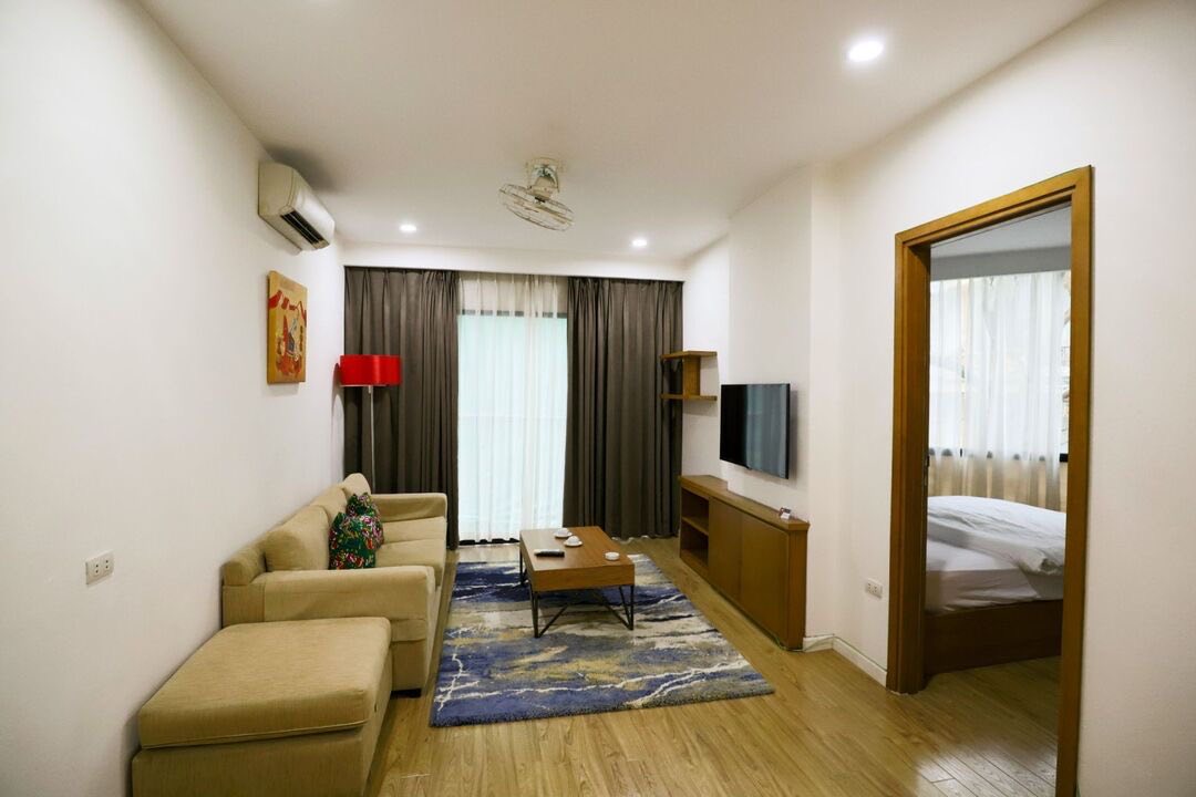 Căn hộ cho thuê Đào Tấn, Ba Đình 50m² - Thiết kế hiện đại, ban công thoáng mát!