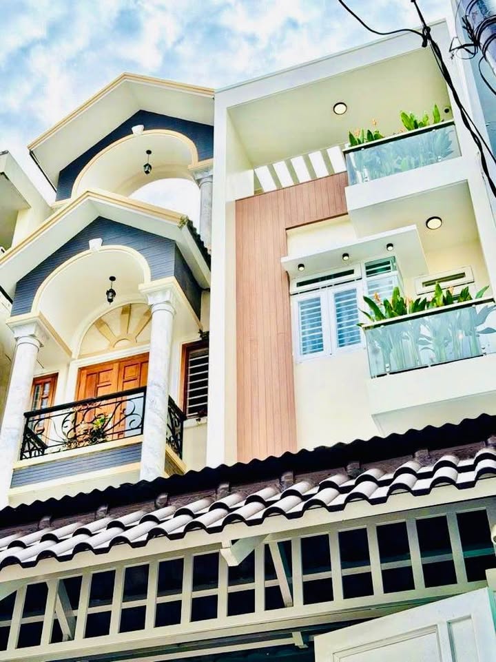 Nhà đẹp Dương Quảng Hàm, Gò Vấp 87m² giá 12 tỷ - Ô tô vào nhà, đầu tư sinh lời!