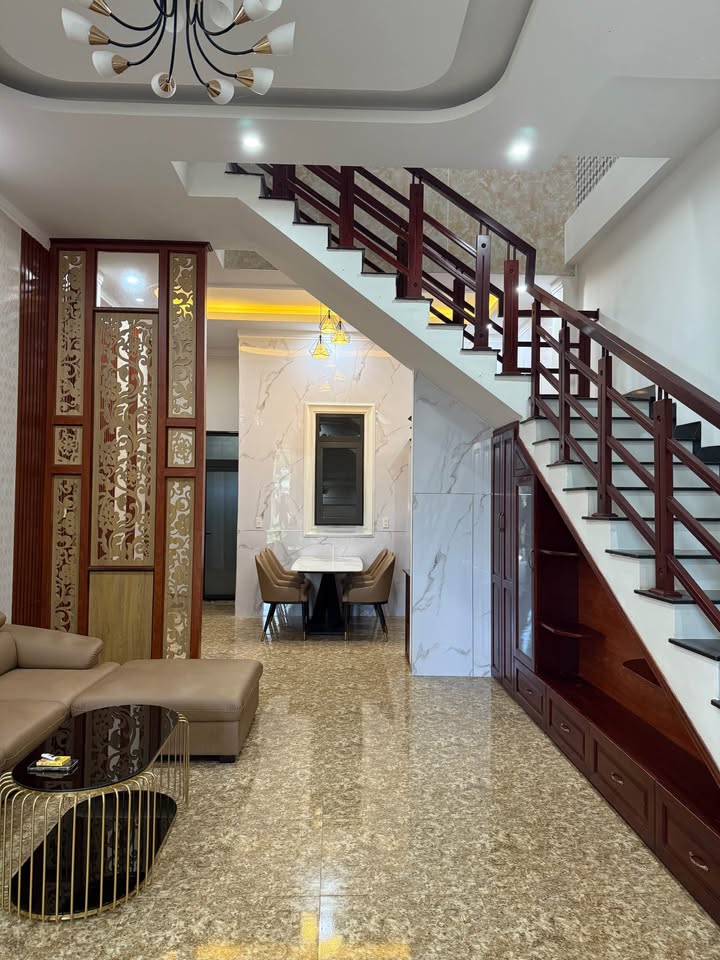 Nhà phố Hẻm 11 Lương Ngọc Quyến, 95m² - Giá Thỏa Thuận, An Ninh Tốt!