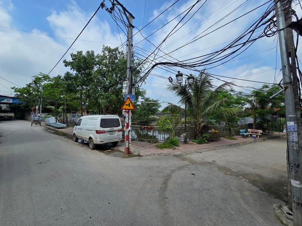 Nhà mặt phố Liên Kết, Vân Côn 42m² - Ô tô tránh, view hồ tuyệt đẹp!