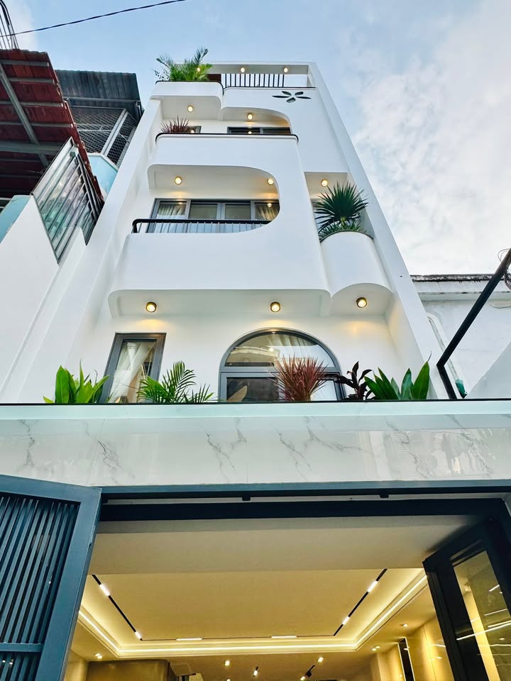 Nhà đẹp 4 tầng hẻm xe hơi Phạm Văn Chiêu, Gò Vấp - Giá thương lượng chỉ 8.7 tỷ!