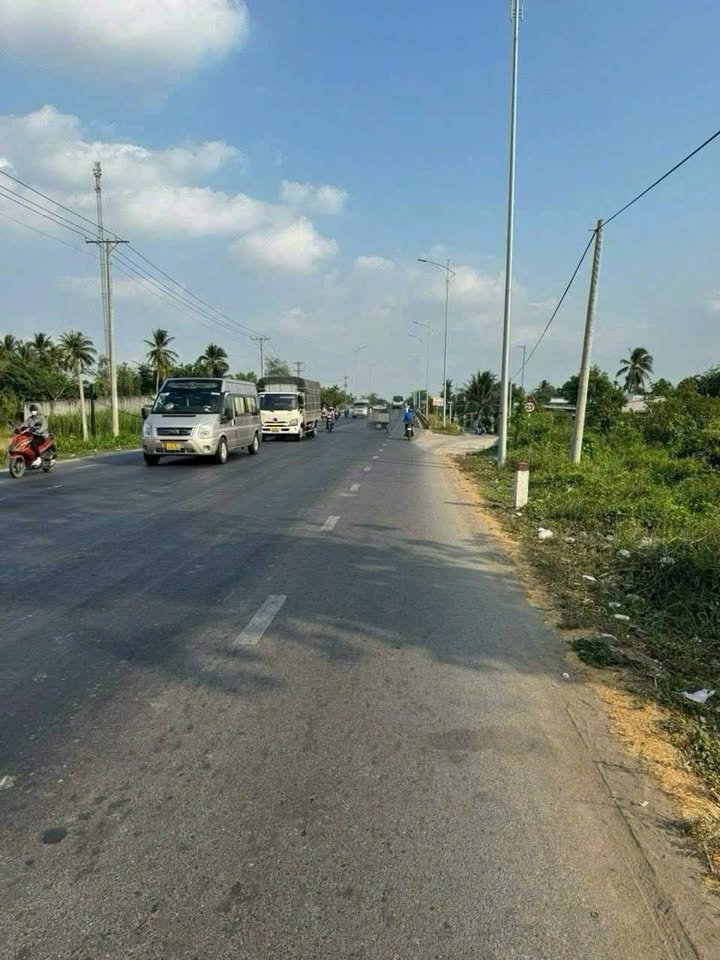 Đất nền mặt tiền đường Nguyễn Văn Linh 1800m² giá 9 tỷ - Cơ hội đầu tư hấp dẫn!