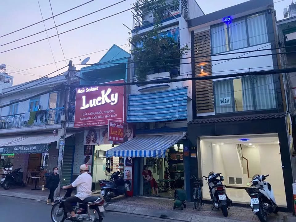 Nhà phố mặt tiền kinh doanh Phạm Văn Xảo, Tân Phú 24m² giá 5.48 tỷ - Cơ hội đầu tư tuyệt vời!