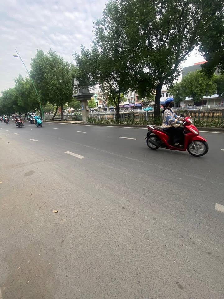 Nhà phố Tân Bình 174m² giá 50 tỷ - Thiết kế hiện đại, sẵn sàng vào ở!