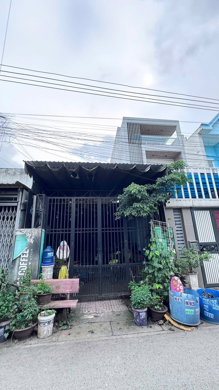 Nhà đất Dĩ An Bình Dương 123m² giá 4.95 tỷ - Vị trí đẹp, tiện kinh doanh!