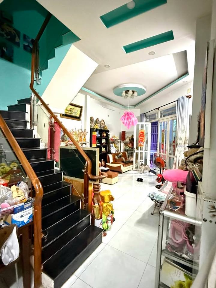 Nhà vườn 4 tầng Nhơn Đức 79m² giá 7.9 tỷ - Căn góc hai mặt tiền đẹp nhất khu vực!