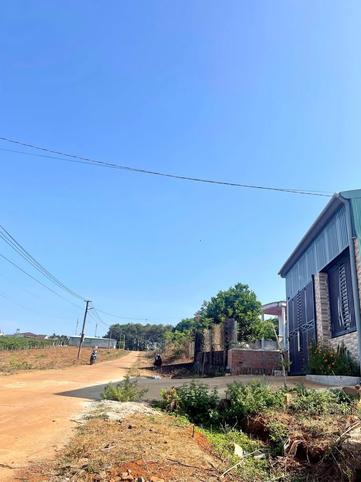 Đất nền Lý Chính Thắng, Pleiku 140m² giá 300 triệu - Sổ hồng chính chủ!