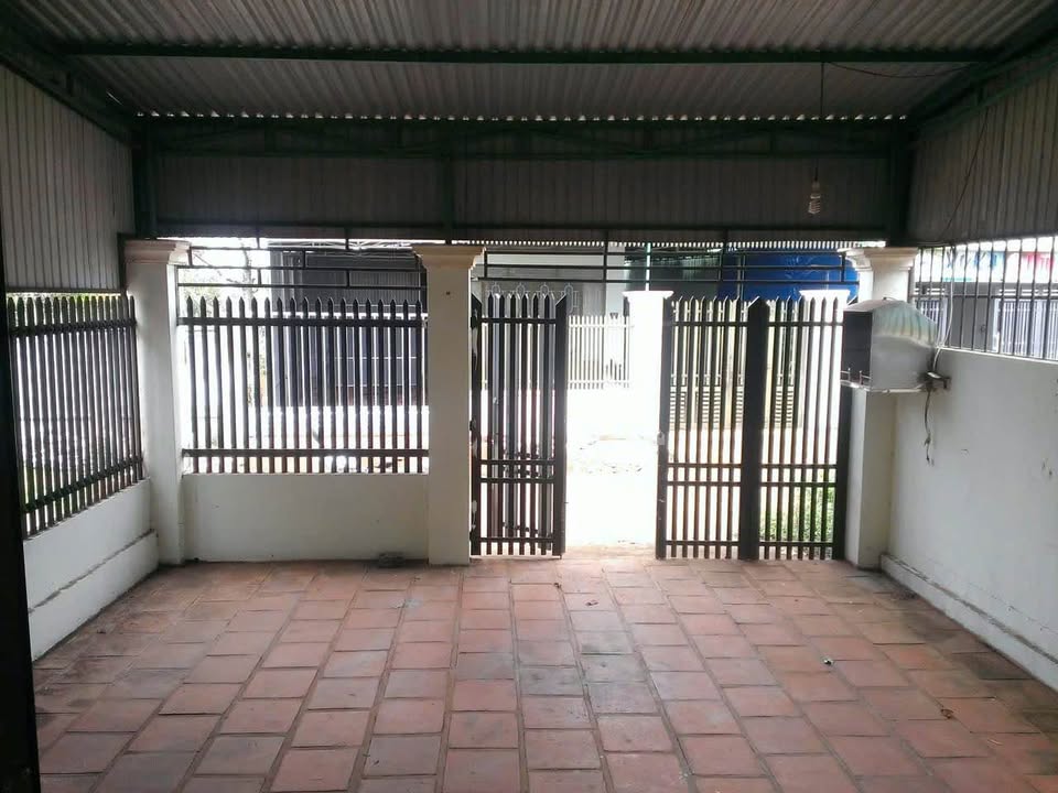 Nhà phố Trần Nhân Tông, Pleiku 200m² giá 1.89 tỷ - Vị trí đắc địa, giao thông thuận lợi!