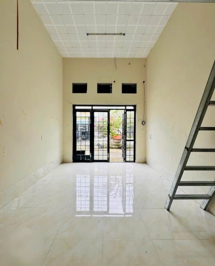 Nhà góc 2 mặt tiền đường Xuân Thới 10, Hóc Môn 70m² giá 880 triệu - Cơ hội đầu tư sinh lời!