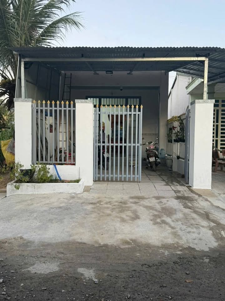 Nhà bán tại Phường Ninh Thạnh, Tây Ninh 140m² giá 1.02 tỷ - Sẵn sàng vào ở!