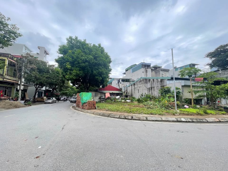 Đất nền góc B6, Bắc Lệnh 199m² giá 5 tỷ - Vị trí kinh doanh sầm uất!