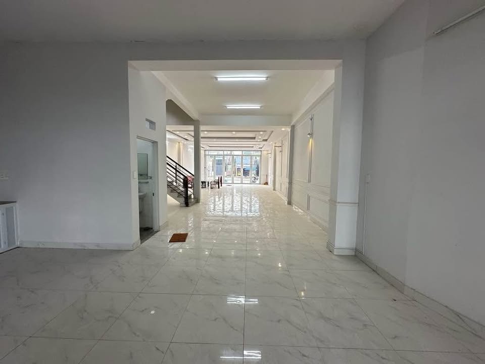 Nhà phố Hoàng Hữu Nam Thủ Đức 200m² giá 23 tỷ - Đầu tư sinh lời ngay!