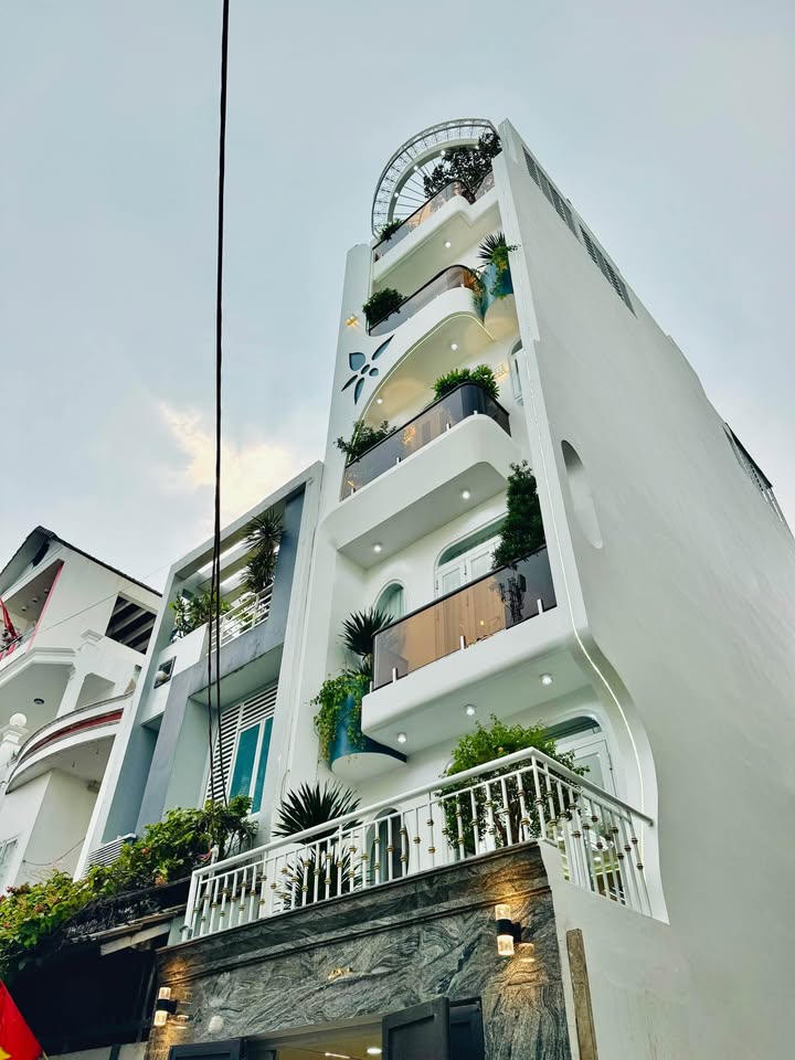 Nhà mới Gò Vấp 68m² giá 12 tỷ - Hướng Nam, đầy đủ tiện nghi!