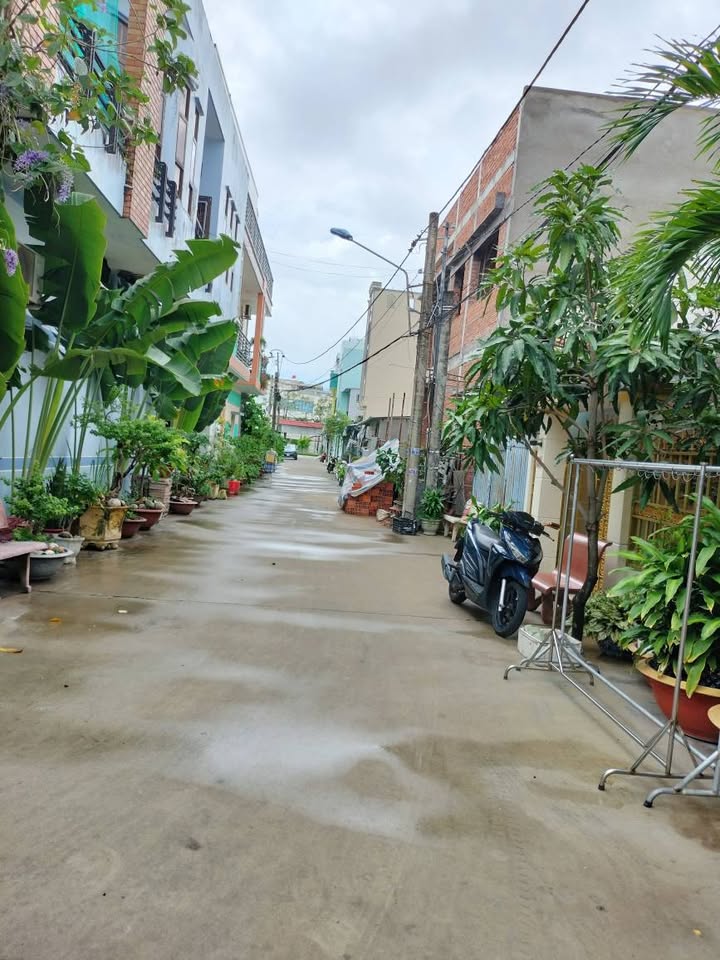 Nhà 2 mặt tiền đường Nguyễn Văn Trỗi, Cà Mau 160m² giá 4.2 tỷ - Sẵn sàng giao dịch ngay!