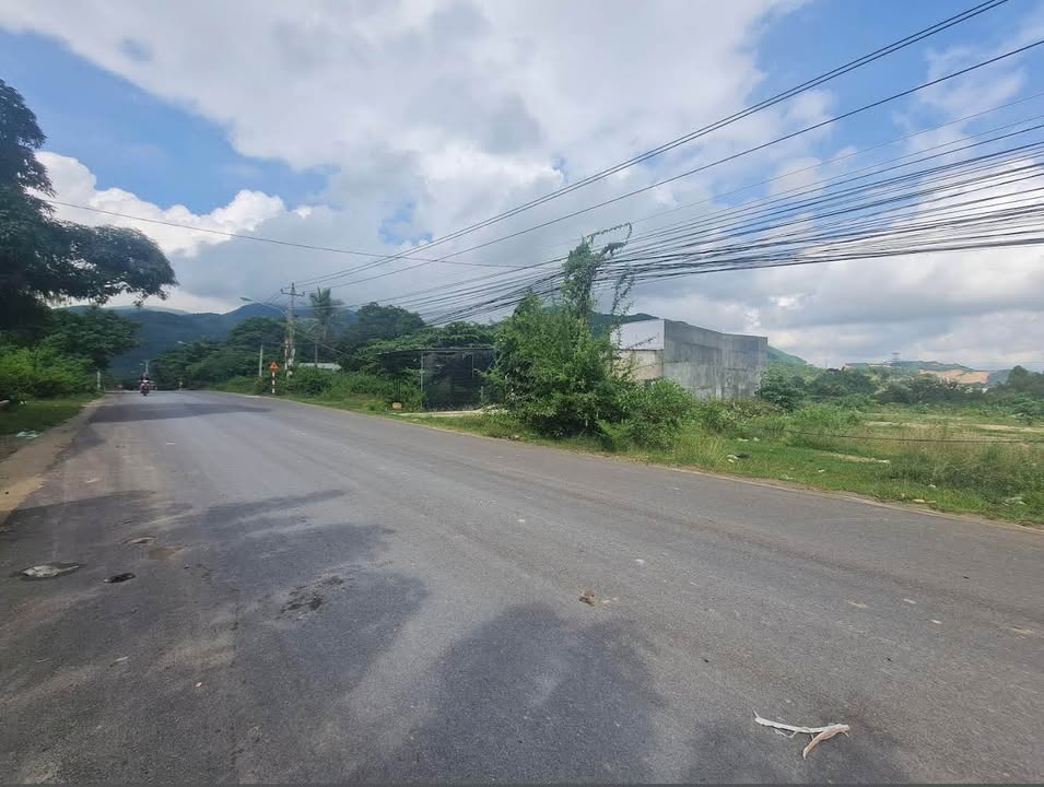 Nhà mặt tiền tỉnh lộ 3 Phước Đổng Nha Trang 136m² giá 1.55 tỷ - Tiềm năng kinh doanh vượt trội!