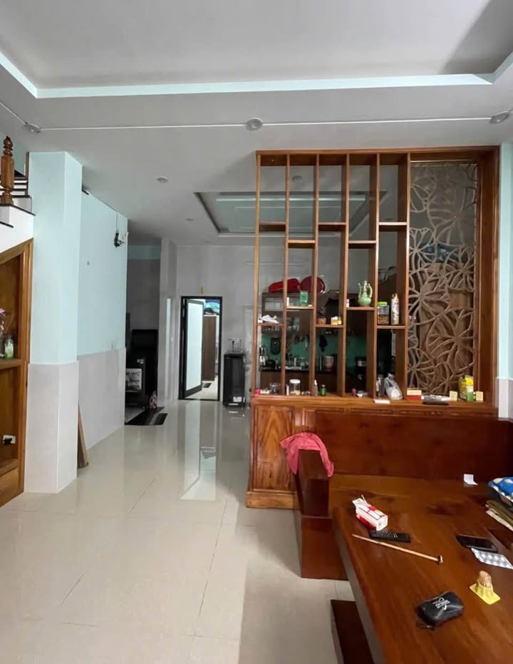 Nhà 2 tầng Mặt tiền Nguyễn Hữu Cảnh, An Cựu, Huế 181.8m² giá 4.3 tỷ - Không thể bỏ lỡ!