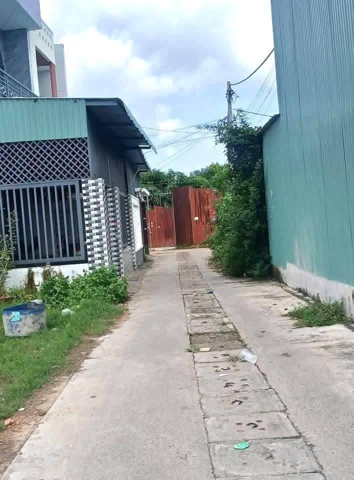 Nhà riêng Phước Hưng Long Hải 112m² giá 1.75 tỷ - Sổ đỏ chính chủ, đường bê tông xe hơi!