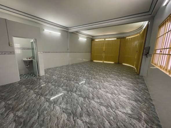 Mặt bằng kinh doanh Ung Văn Khiêm Long Xuyên 55m² giá 8 triệu - Khu đông đúc, giao thông thuận tiện