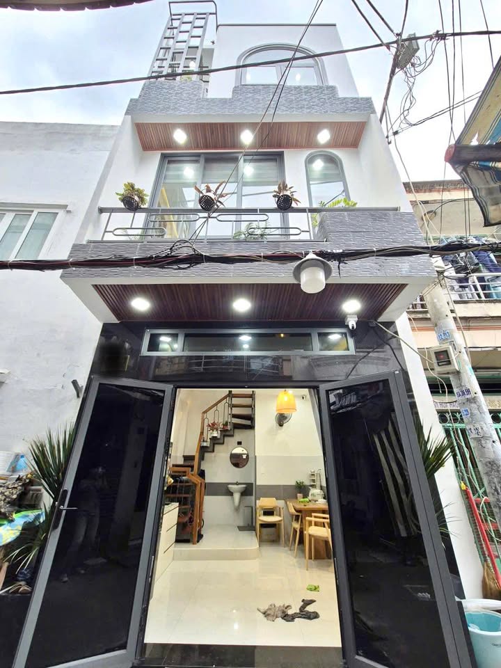 Nhà phố Nguyễn Tri Phương, Quận 10, 60m² giá 4.8 tỷ - Sẵn sàng vào ở ngay!