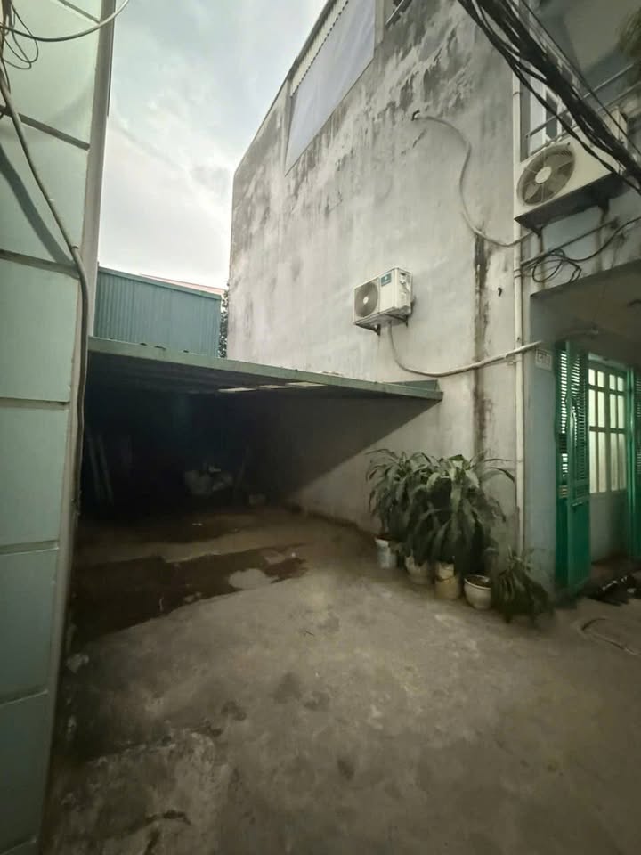 Đất nền Ngọc Hồi, 32m², giá 3.85 tỷ - Sổ đỏ chính chủ, giao dịch nhanh chóng!