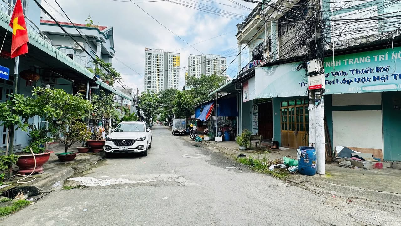 Nhà trọ Dĩ An 207.9m² giá 6.7 tỷ - Sổ hồng riêng, thu nhập ổn định!