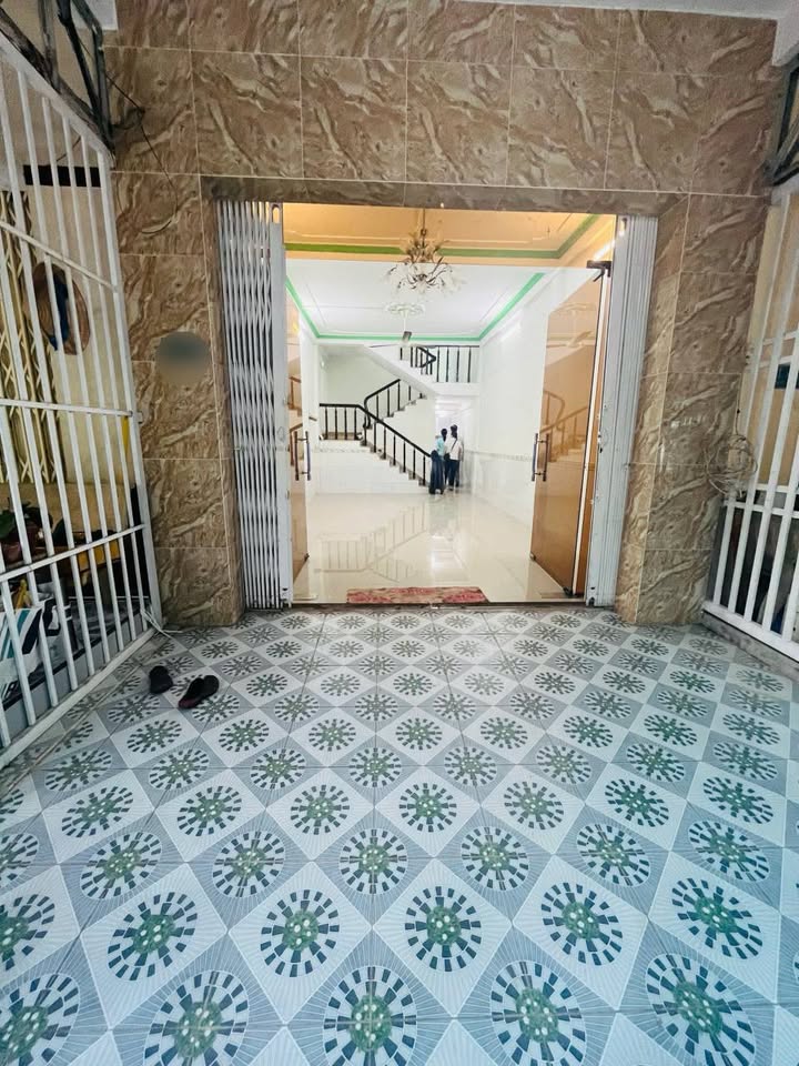 Nhà trệt 1 lửng 1 lầu Cái Răng 68m² giá 2.9 tỷ - Đối diện công viên tuyệt đẹp!