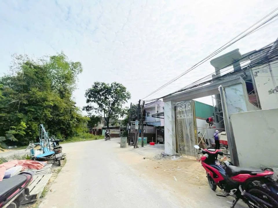 Nhà mặt tiền đường Bê Tông Giọt Đắng, Đức Hòa 120m² giá 2.8 tỷ - Đầu tư sinh lời ngay!