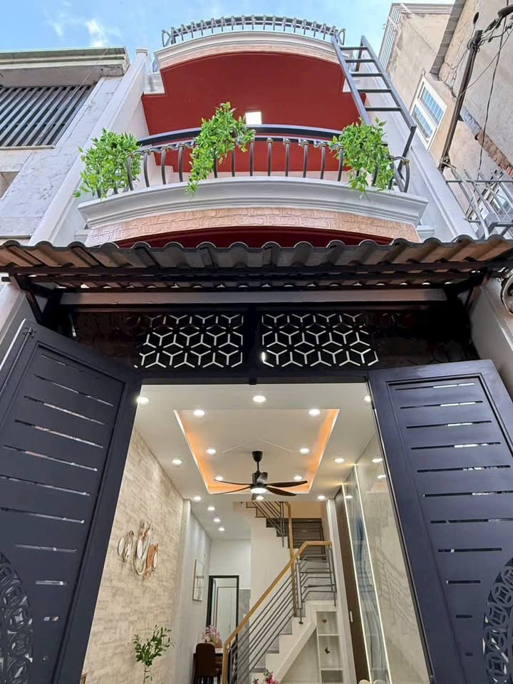 Nhà phố Gò Vấp 37m² giá 4.78 tỷ - Sẵn sàng vào ở với nội thất đầy đủ!