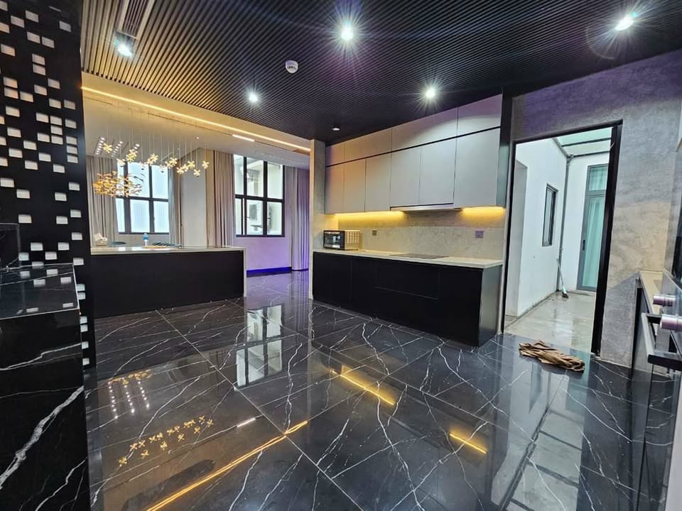 Căn hộ Royal City Thanh Xuân 90m² giá 15 triệu - Full nội thất, vào ở ngay!