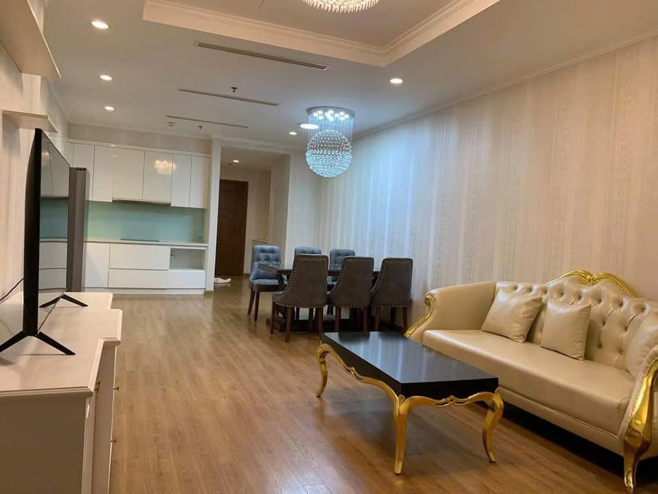 Căn hộ 3 phòng ngủ Royal City, quận Thanh Xuân - Full nội thất, giá chỉ 20 triệu