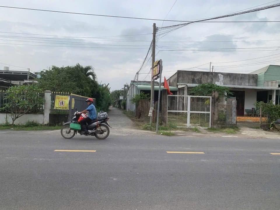 Đất nền 2 mặt tiền đường Phùng Hưng, 250m² giá 3 tỷ - Đầu tư sinh lời!