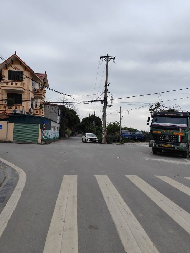 Đất phân lô Cổ Linh Thạch Bàn 100m² giá 16.8 tỷ - Đường ô tô tránh, kinh doanh thuận lợi!