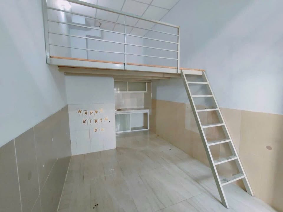 Phòng trọ gác cao 1041 Trần Xuân Soạn 3.5 triệu - Sẵn sàng vào ở ngay!