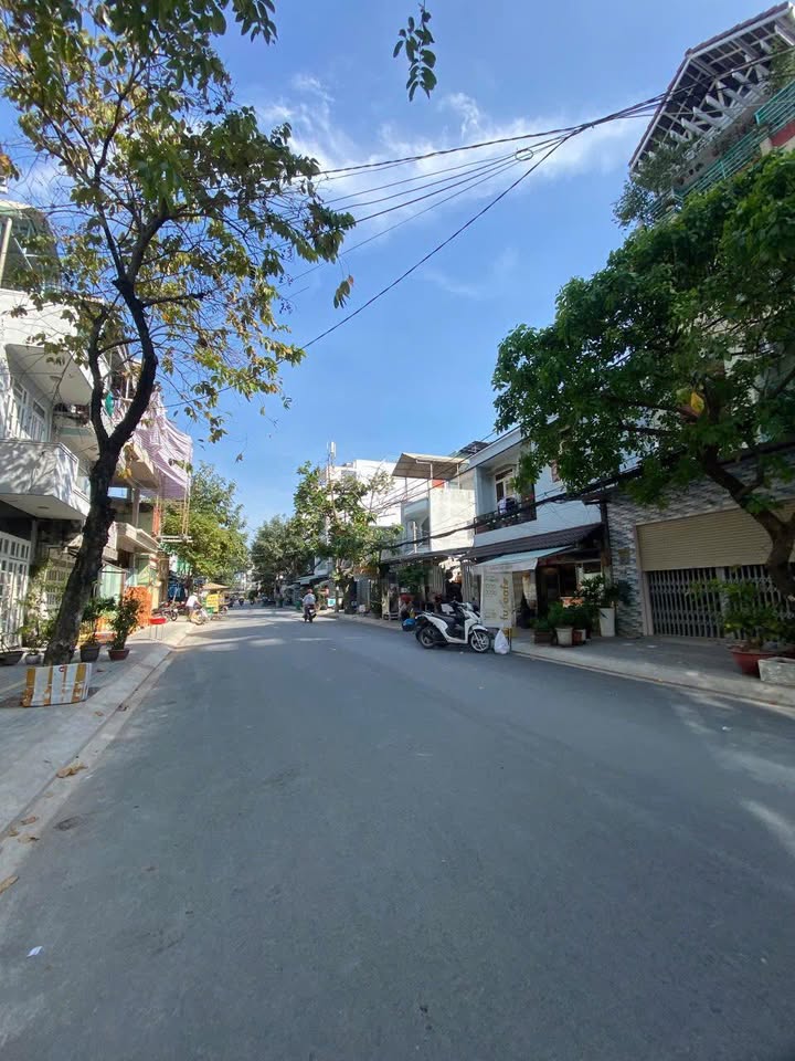 Cho thuê nhà mặt tiền đường Tân Quy, Quận 7, 119m² giá 25 triệu - Thích hợp làm văn phòng, showroom!