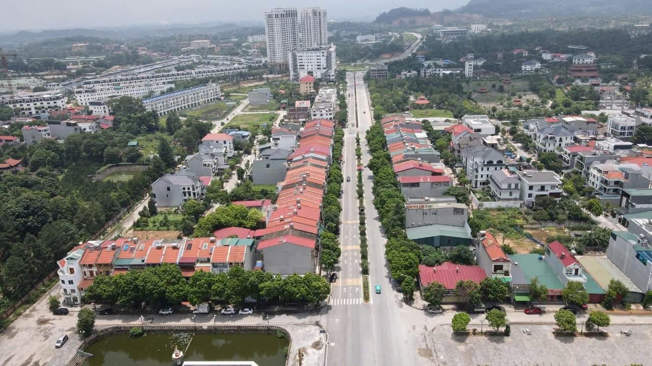 Bán đất tặng nhà 4 tầng tại KĐT Mới Chùa Hà Tiên, Vĩnh Yên - Giá chỉ 11 tỷ!