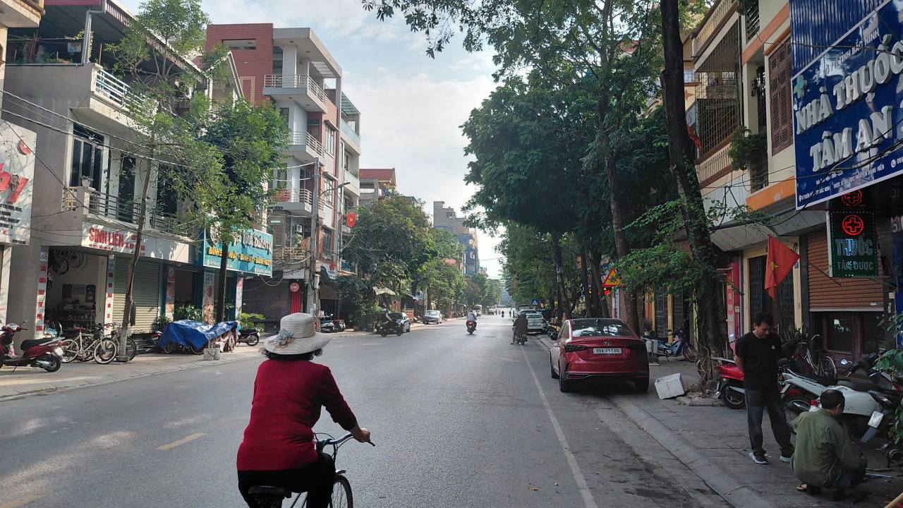 Nhà 3 tầng mặt đường Thiên Đức, Kinh Bắc, 95m² - Đầu tư sinh lời tốt!