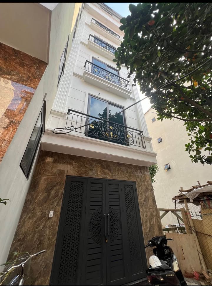 Nhà 6 tầng Phúc Diễn 50m² giá 12 tỷ - Đầu tư sinh lời ngay!