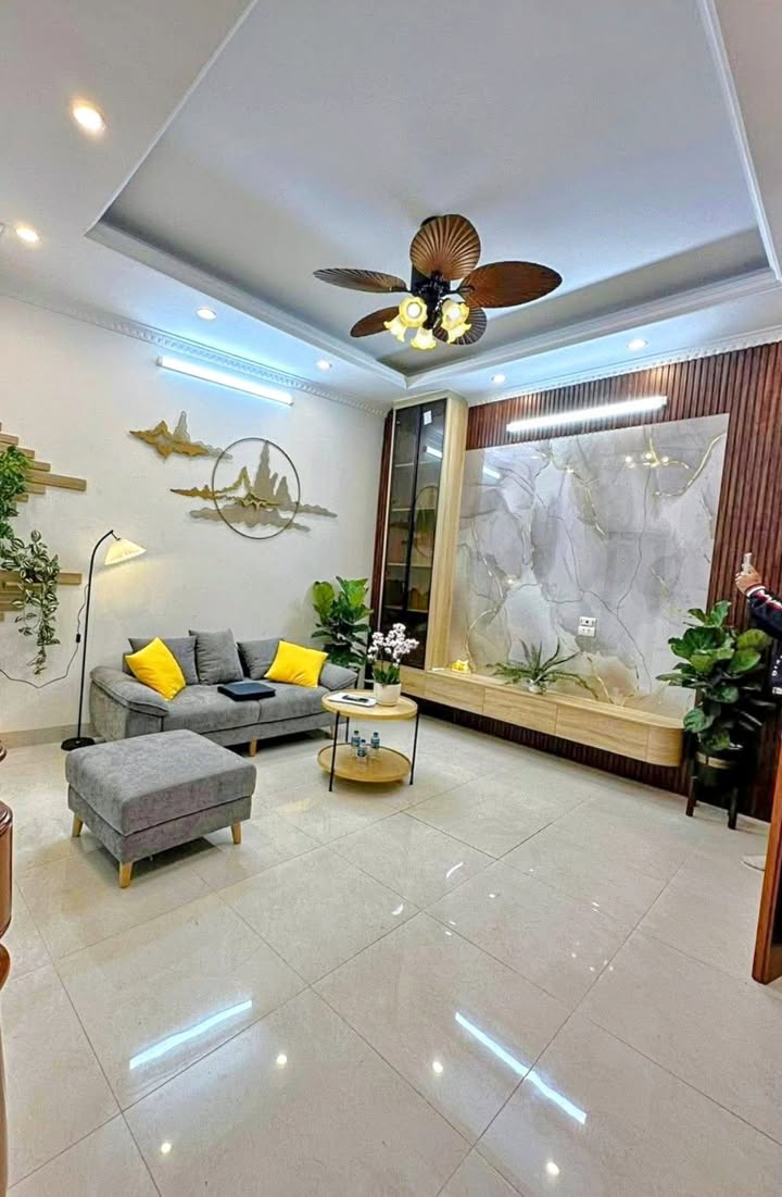 Nhà 5 tầng Trịnh Văn Bô, Vân Canh 35m² - Vị trí đắc địa, sổ đỏ chính chủ!