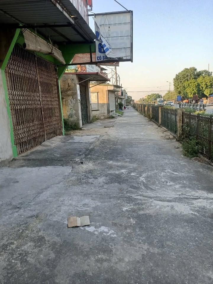 FrontHouse Quất Động 75m² giá thỏa thuận - Kinh doanh sầm uất mặt đường Quốc lộ 1A!