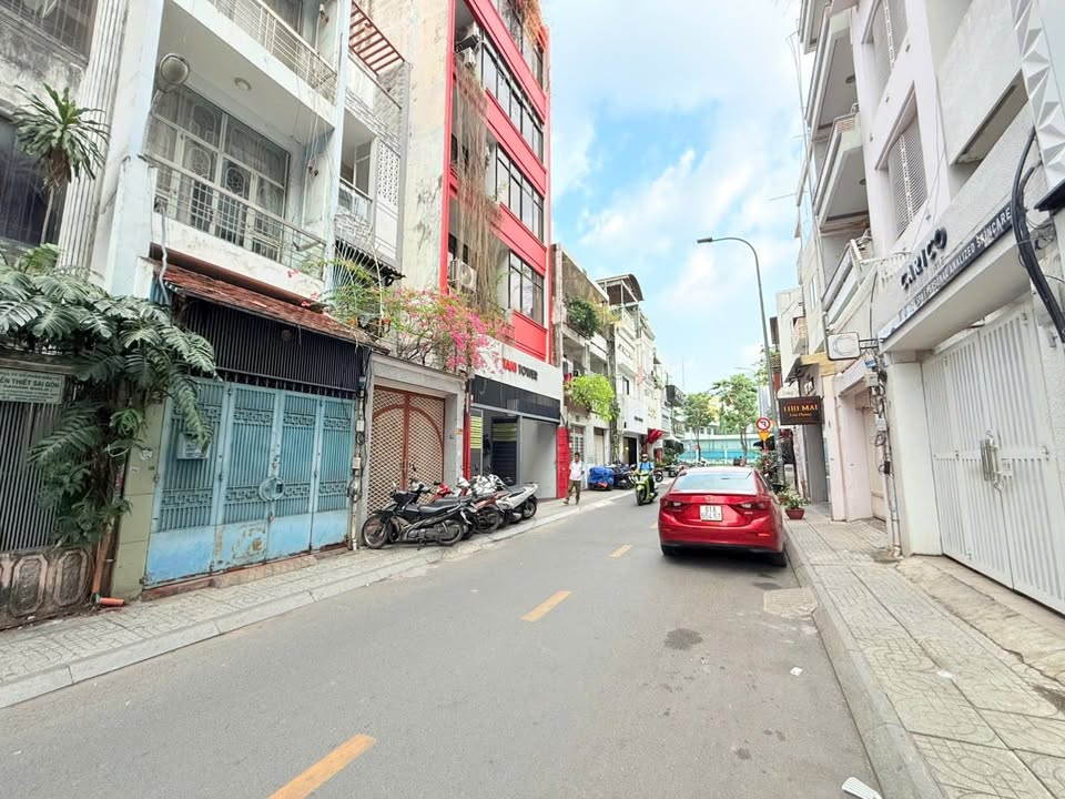 Bán gấp FrontHouse mặt tiền Thạch Thị Thanh, quận 1, 125m² - Lợi nhuận cao từ vị trí đắc địa!