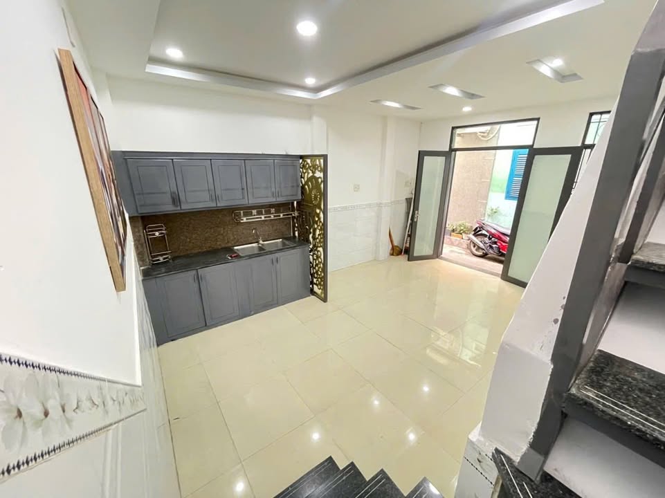 Nhà 2 tầng Đô Lương Nha Trang 25.9m² giá 2.45 tỷ - Sổ hồng chính chủ!