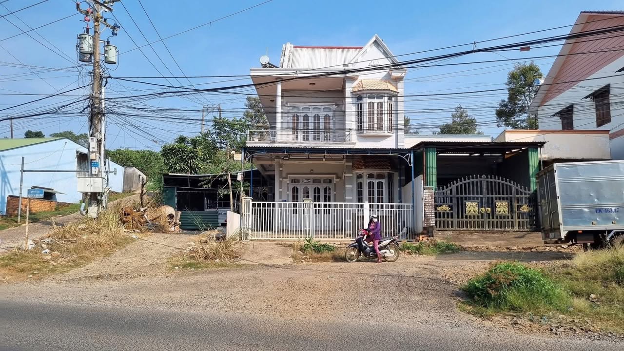 Đất hai mặt tiền Lý Thường Kiệt, Di Linh 150m² giá 3.8 tỷ - Đầu tư sinh lời!