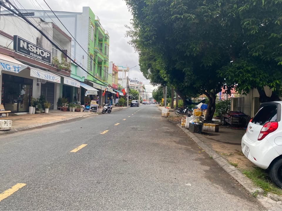 Nhà 4 tầng đường Hùng Vương, phường Cao Lãnh 50m² giá 4 tỷ - Thiết kế hiện đại, sẵn sàng vào ở!