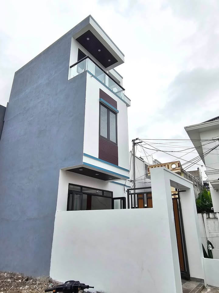 Nhà 3 tầng Đồng Hòa, Kiến An 50m² giá 2 tỷ - Ô tô đỗ cửa, gần dự án Golden Point!