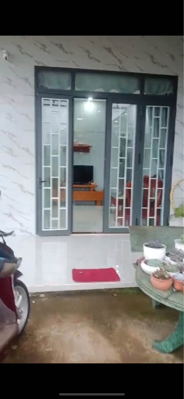 Nhà riêng Đinh Lạc Di Linh 300m² giá 1.2 tỷ - Cơ hội cho cặp vợ chồng trẻ!