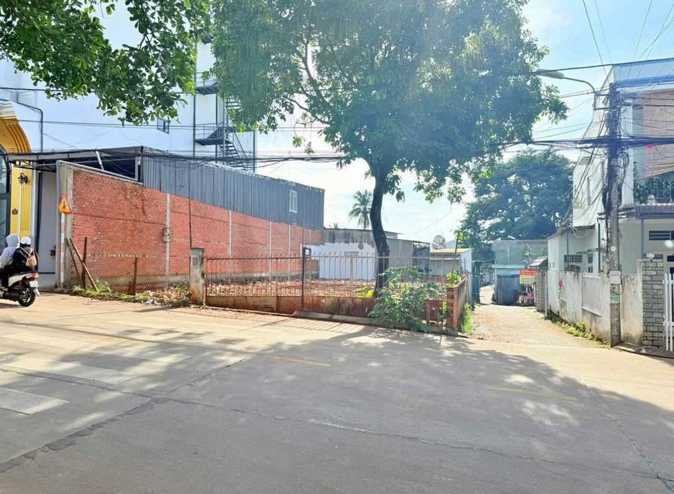 Đất lô góc 2 mặt tiền đường Y Nuê, Buôn Ma Thuột, 275m² - Cơ hội đầu tư kinh doanh hiếm có!