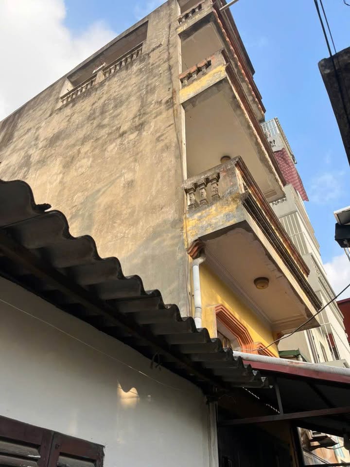 Nhà Sài Đồng Long Biên 30m² giá 4.1-4.9 tỷ - View thoáng mát, sổ đỏ chính chủ!